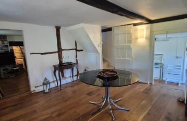 Manor Cottage - Photo 3