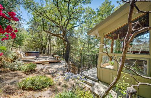 Meadow Vista Mountain Escape with River Views! - Foto 1