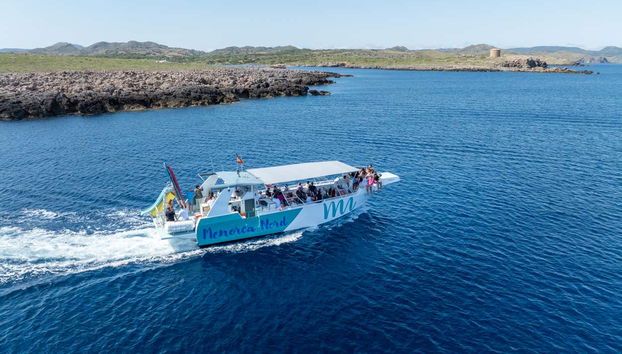 Paseo en barco por las calas del norte de Menorca - Foto 3