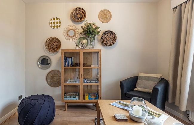 Bright&Spacious 3BD in Centre of Bourton - Photo 50