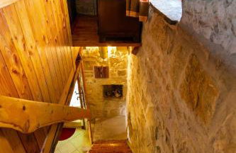 Old Small Stone House - Photo 8