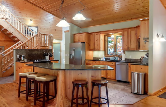 Boardman Monarch Upscale River Lodge HOT Tub! - Foto 65