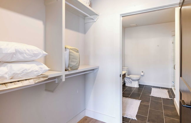 Walkable Midtown Location Modern Amenities, Pool & Gym Anthem by Avantstay - Foto 23