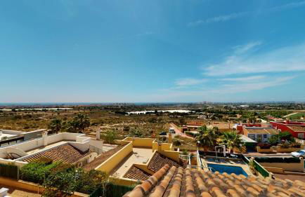 Immaculate Villa with sea views! - Foto 23