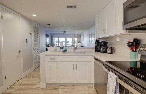 Beautiful Ocean Side 2 Bedroom Condo with Pool - Foto 59