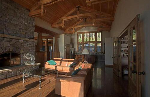 Lakeside Vacation Rental with Stunning Views and Spacious Interior on Flathead Lake, Montana - Foto 12