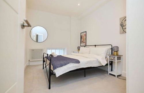 Central Tadworth Flat - Split- level 2BDR - Foto 7