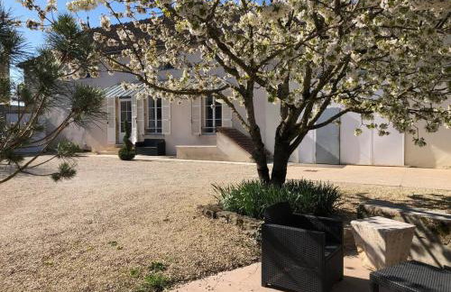 Maison élégante à Meursault avec jardin clos et cheminée - Photo 1