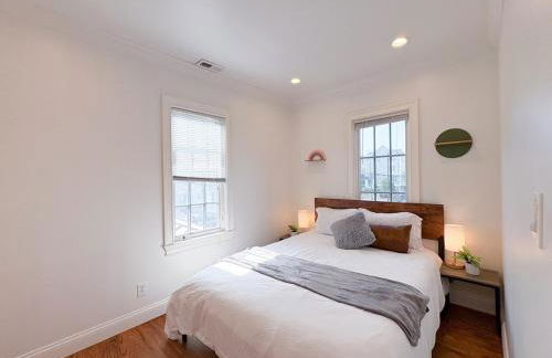 Family-Friendly 4 Bed 3 Bath Downtown Delight - Foto 46