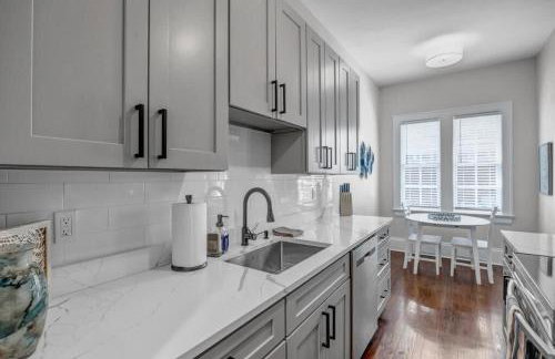 Renovated Apt - Blocks from Shoppes of Avondale - Foto 8