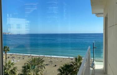 Playa Malagueta Vistas frontal al mar con 2 dormitorios - Photo 4