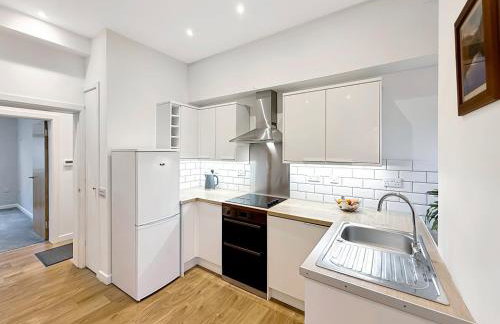 2 bedroom, newly-renovated, comfortable town centre apartment! - Foto 1