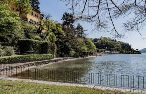 Stunning architectural villa with direct access to lake - Foto 7