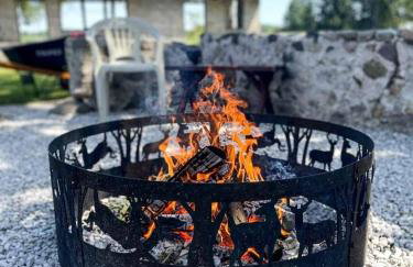 Historic 1868 Farmhouse Kettle Moraine Getaway - Foto 27