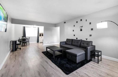 Cozy 1 Bed Sleeps 4! Near Strip Perfect GetAway! - Foto 6