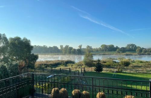 Dom nad rzeką - Foto 1