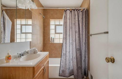 Cozy Getaway for Long-Term Stays - Foto 16