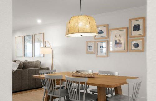 Serenity Shores Renovated Top Floor Condo w Stunning Ocean Views - Foto 9