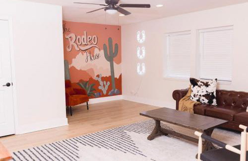 The Rodeo House - Near Rodeo Arena - Photo 7