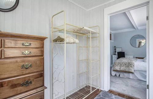 Newly Renovated Cottage 5 mins from Beach! - Foto 25