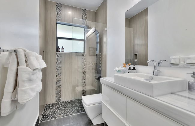 Lynora's Luxe Estate Modern Design - Foto 30