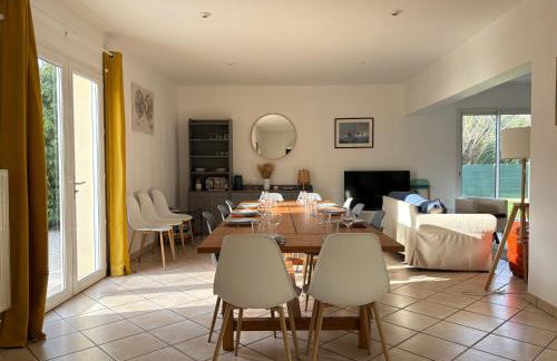 Villa des pontons Maison 5 chambres avec grand jardin clos et belle terrasse séjour spacieux lumineux à 2 kms de la plage d'Arromanches près de Bayeux, Omaha beach - table de ping pong - garage - Foto 13