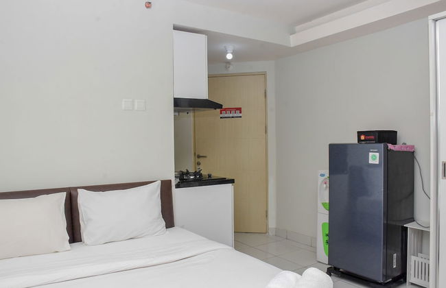 Cozy and Comfy Studio at Amethyst Apartment - Photo 11