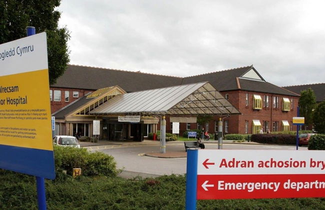 Wrexham Central Stay Apartment Six - Photo 20