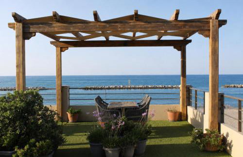 Xristinas Seaside Apartments - Photo 1