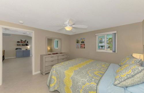 Bikini Tini Time - Foto 34