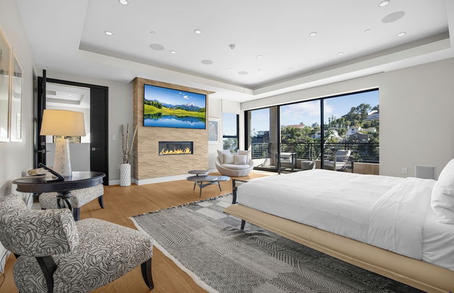 Zorada - Private Hollywood Hills Luxury With Endless Amenities and City Views - Photo 7