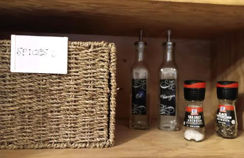 Mid Century Style Cottage Near Historic Downtown - Foto 38