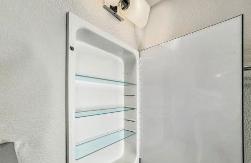 Modern condo near Fremont Street - Foto 57