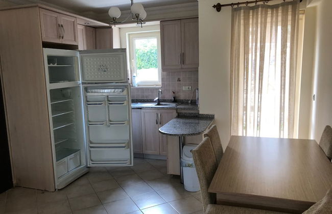 Apartment 3 Bedroom Lake View 4 by Likya Global - Photo 9