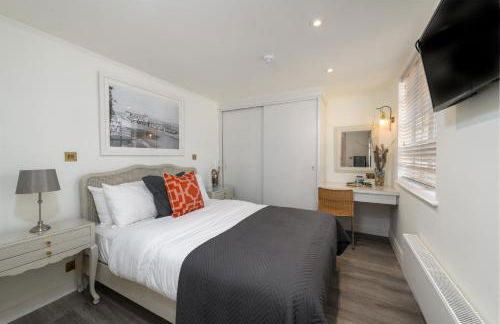 Holm House - Stylish Coastal Suites - Silures Bar & Restaurant On-site - Foto 54