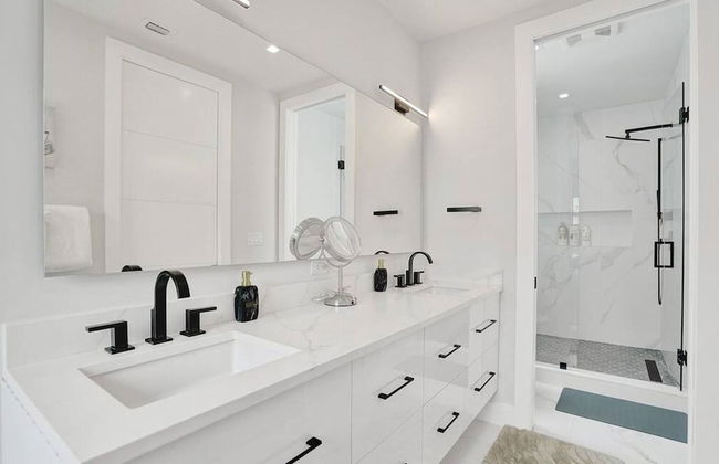 4BR w htd Pool Walk to Las Olas 5mins to Beach - Foto 21