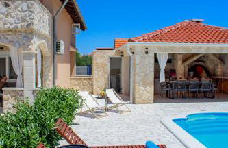 Holiday home Bevanda - Photo 1