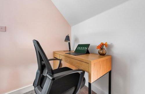 Stylish 4-Bedroom Townhouse with two large parking spaces and superfast Wi-Fi - Photo 21