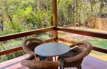 Refúgio em Macacos para até 12 hóspedes com piscina aquecida, 5 suítes e riacho - Foto 36