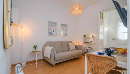 Playa a pie y a 15 minutos de Ramblas y Plaza Catalunya en metro - Foto 1