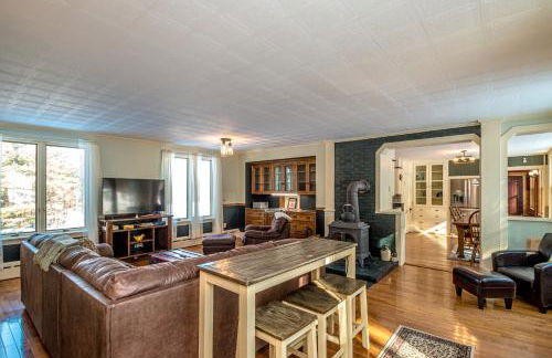 Whispering Waters Farmhouse and Wedding Barn - Foto 4