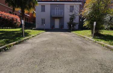 Grigio Perla Panigale, villetta con giardino, 3 camere, parcheggio privato fino 3 posti auto - Un oasi di tranquillità - Vicina all'Aeroporto, Unipol Arena e Fiera - Photo 10