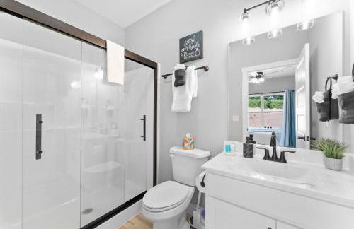 High Cliff Cabin + Private Hot tub at Table Rock Lake - Foto 48