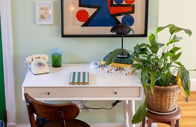 Wyatt's Saloon Guest House 2 - Photo 2