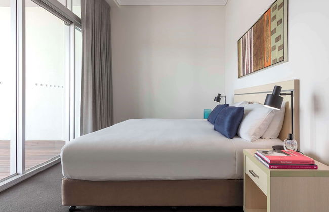 Oaks Brisbane Casino Tower Suites - Photo 10