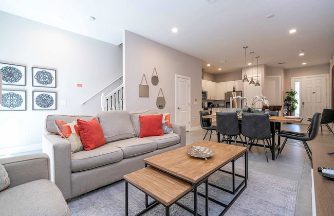 Modern Chic Home Mickey and Toy Story Rooms - Foto 15