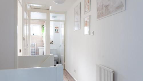 Arte Stays - 3-Bedroom Bright House London, Haggerston, Garden, Parking, 8 min walk to Haggerston Station, weekly or monthly stays, serviced accommodation - 7 guests - Foto 5