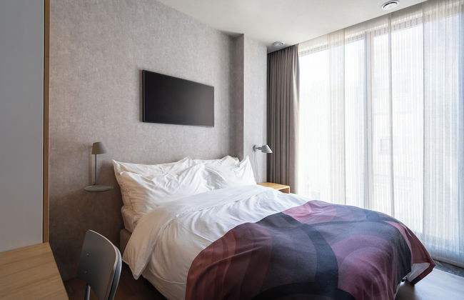 348 Suites Buitenhof Short Stay - Photo 15