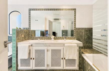 Golden Mile Villa Close to Beach - Foto 31