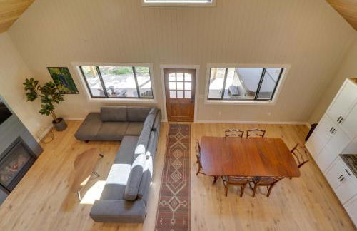 Lakeside Cabin Retreat with Private Hot Tub! - Foto 22